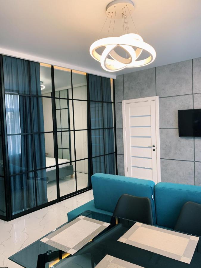 Sunny Apartment 5 Odesa Exterior foto